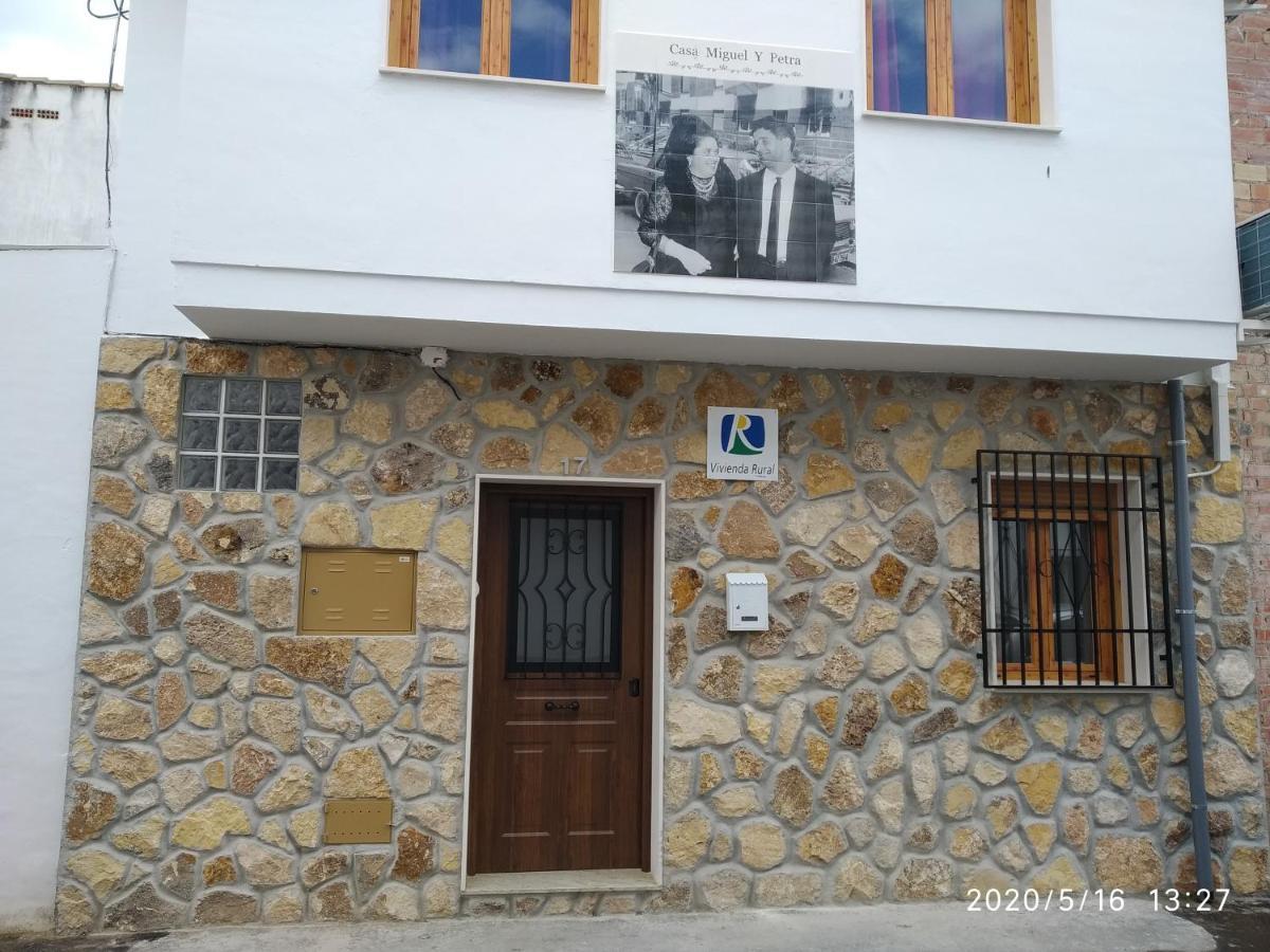 Casa Miguel Y Petra Villa Peal De Becerro Bagian luar foto